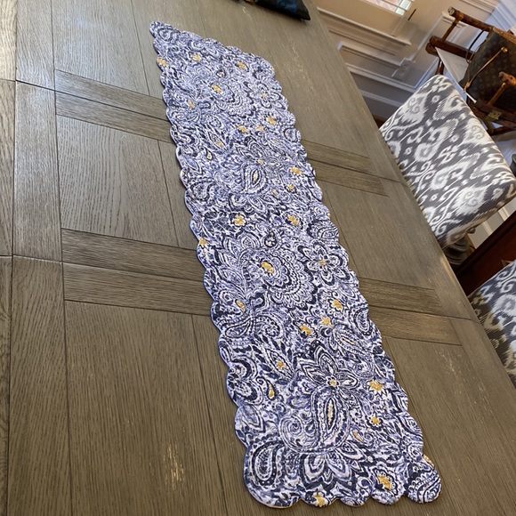 Blue paisley table runner, reversible - Picture 2 of 5